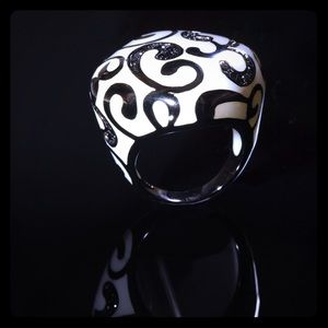 White Jade and Hematite Ring
